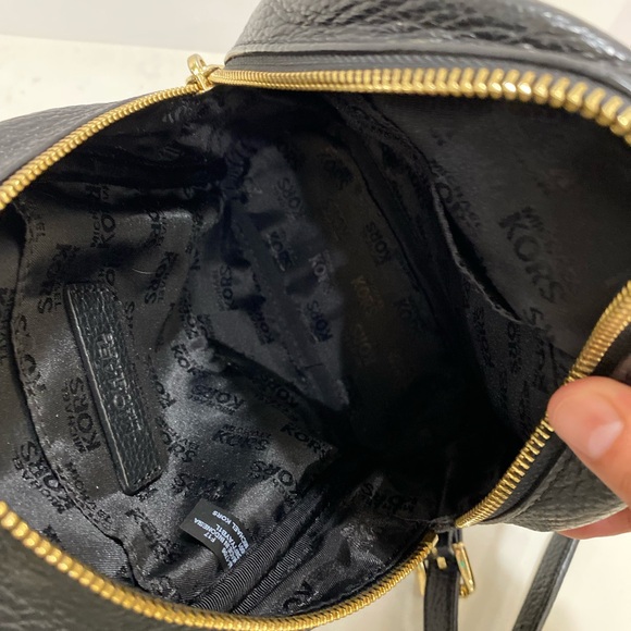🚨SOLD 🚨👜MICHEAL KORS ✨semi new✨ MINI BACKPACK - Picture 10 of 13